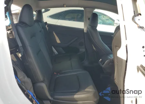 2024 Tesla Model Y z USA, uszkodzony, nr VIN 7SAYGAEE4RF149473